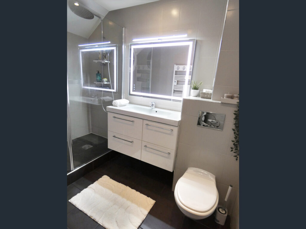 maison à vendre les Molières salle de bain équipée
